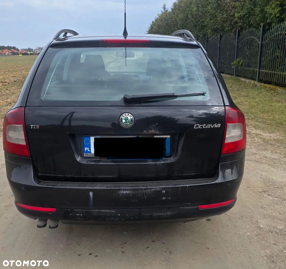 Skoda Octavia 2.0 TDI DPF Ambiente - 2