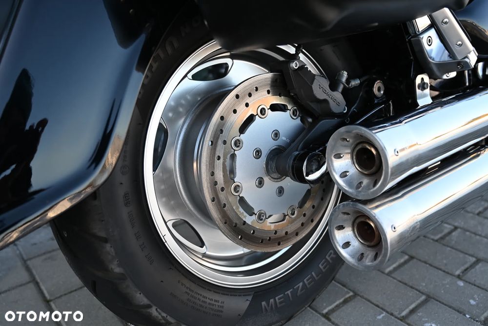 Suzuki Intruder - 35