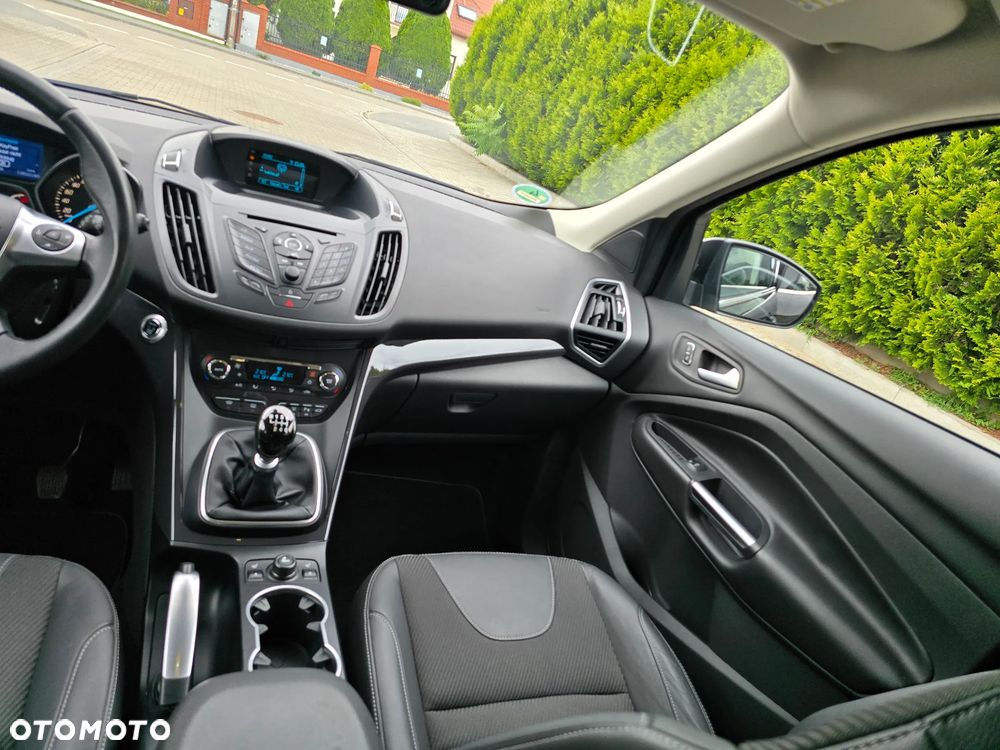 Ford Kuga - 25