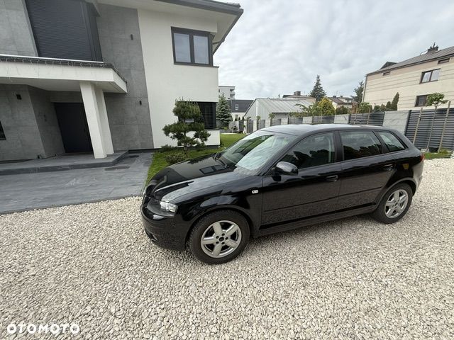 Audi A3 Sportback 1.6 FSI Attraction - 2