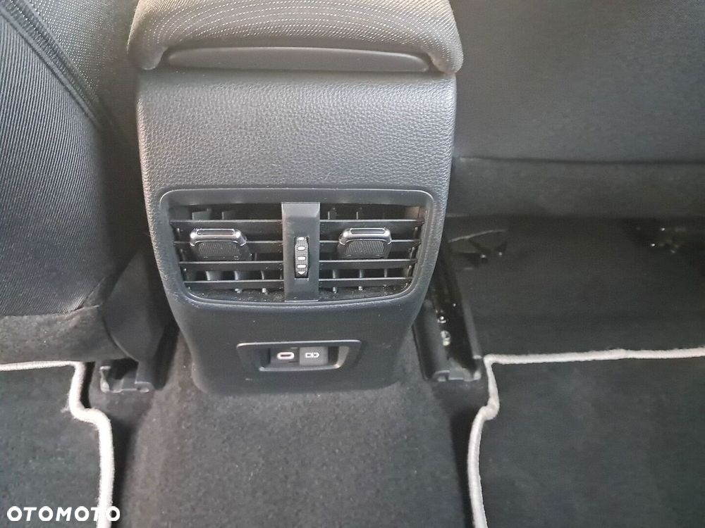 Toyota Corolla 1.8 Hybrid Comfort - 40