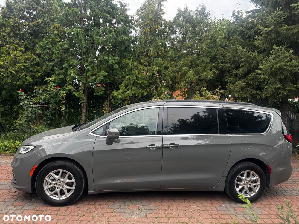 Chrysler Pacifica - 5