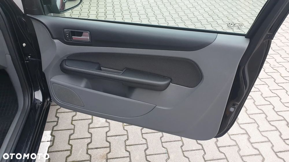 Ford Focus 1.6 Ti-VCT Style - 12