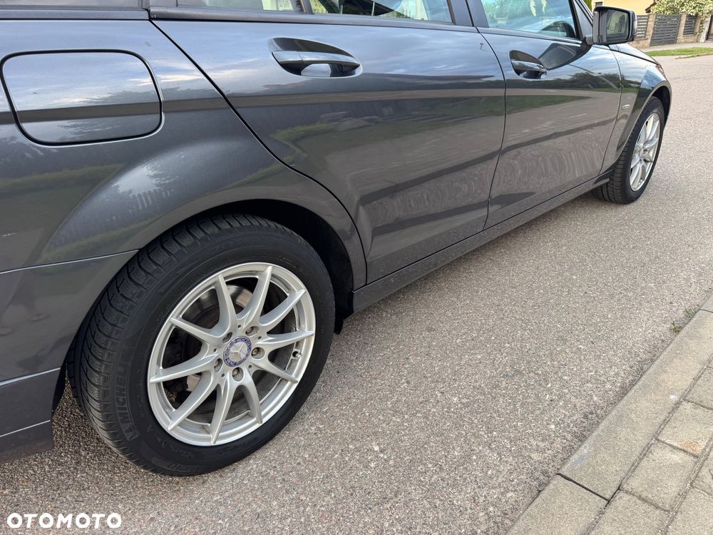 Mercedes-Benz Klasa C 180 Kompressor BlueEFFICIENCY Elegance - 17