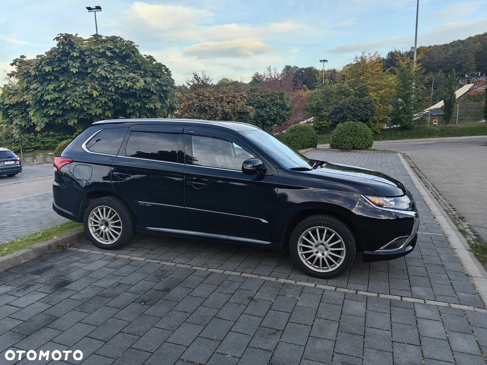 Mitsubishi Outlander - 5