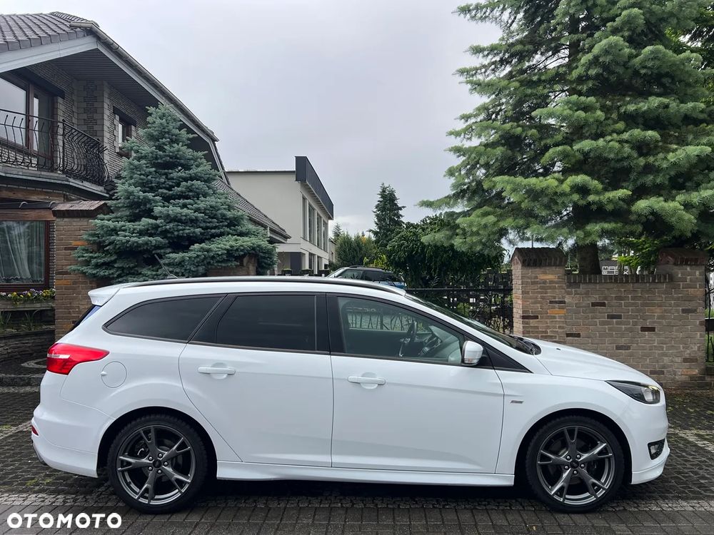 Ford Focus 1.5 EcoBoost ST-Line - 10