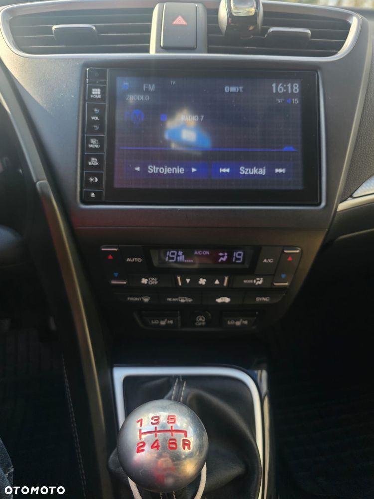 Honda Civic 1.6 i-DTEC Executive Black Edition - 8
