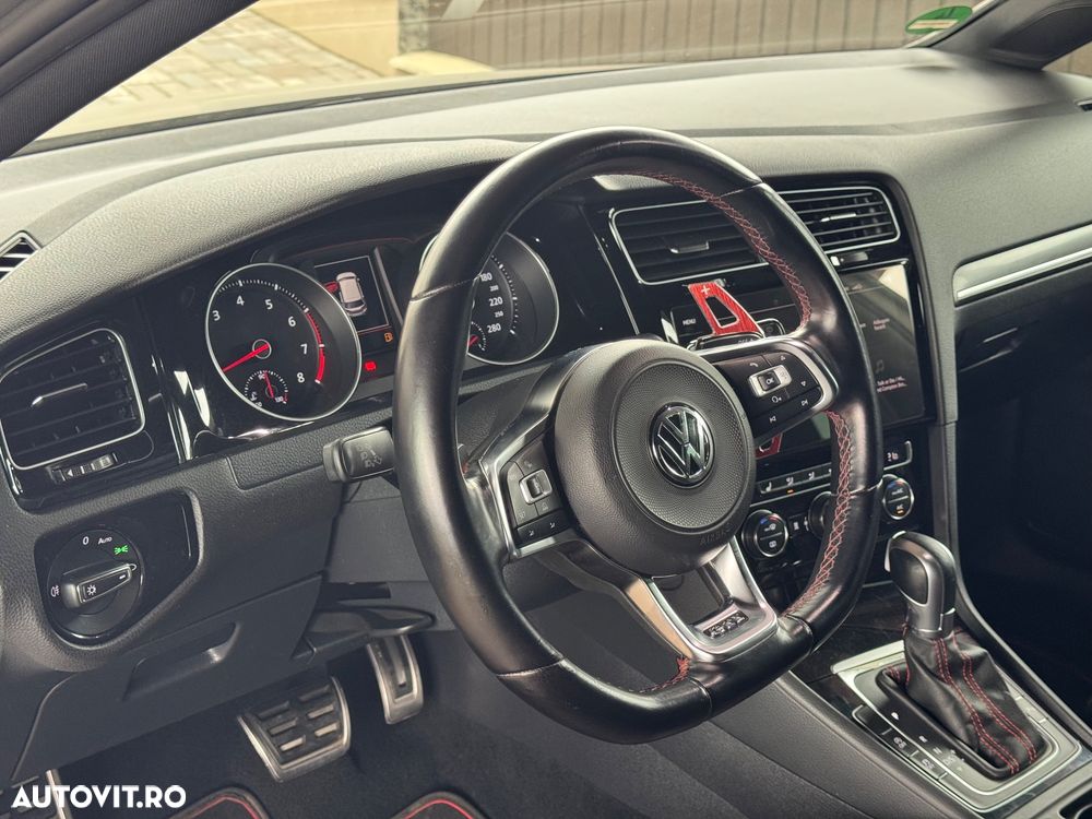 Volkswagen Golf - 5