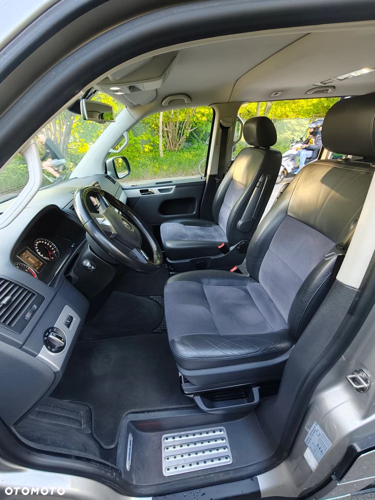 Volkswagen Multivan - 16