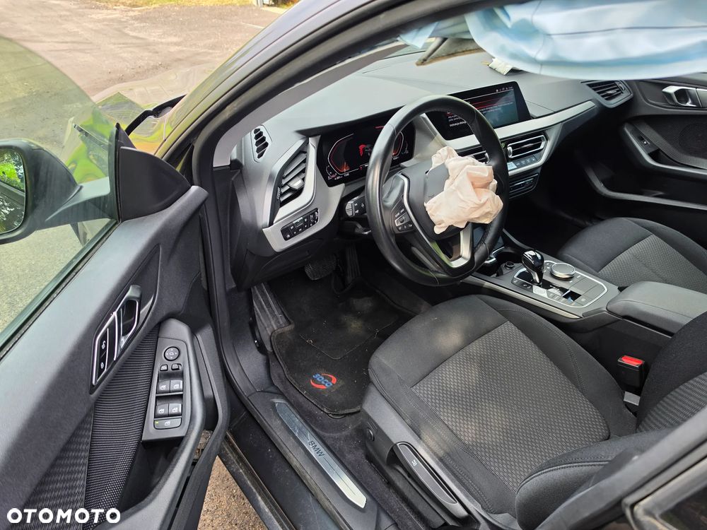 BMW Seria 2 216d - 9