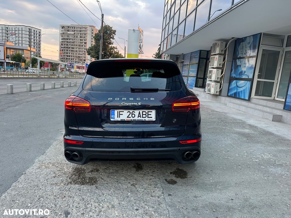 Porsche Cayenne - 2