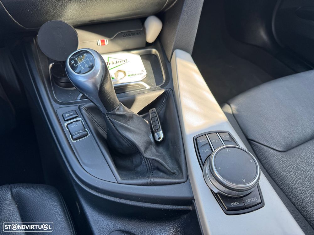 BMW 318 d Edition Luxury Line Purity - 22