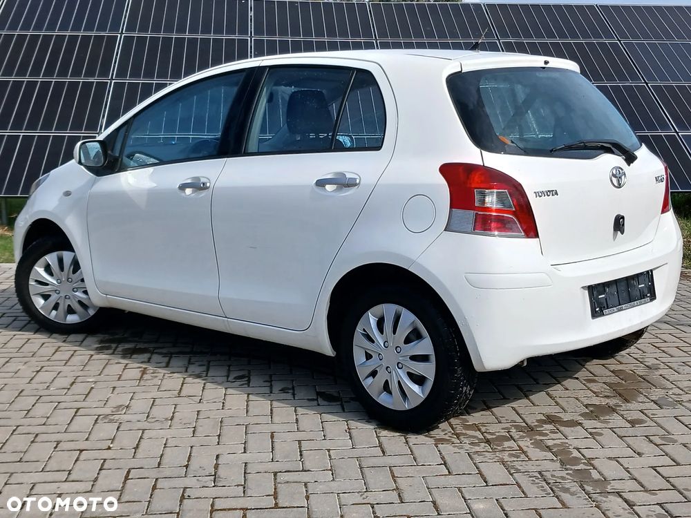 Toyota Yaris 1.33 VVT-i Executive - 10