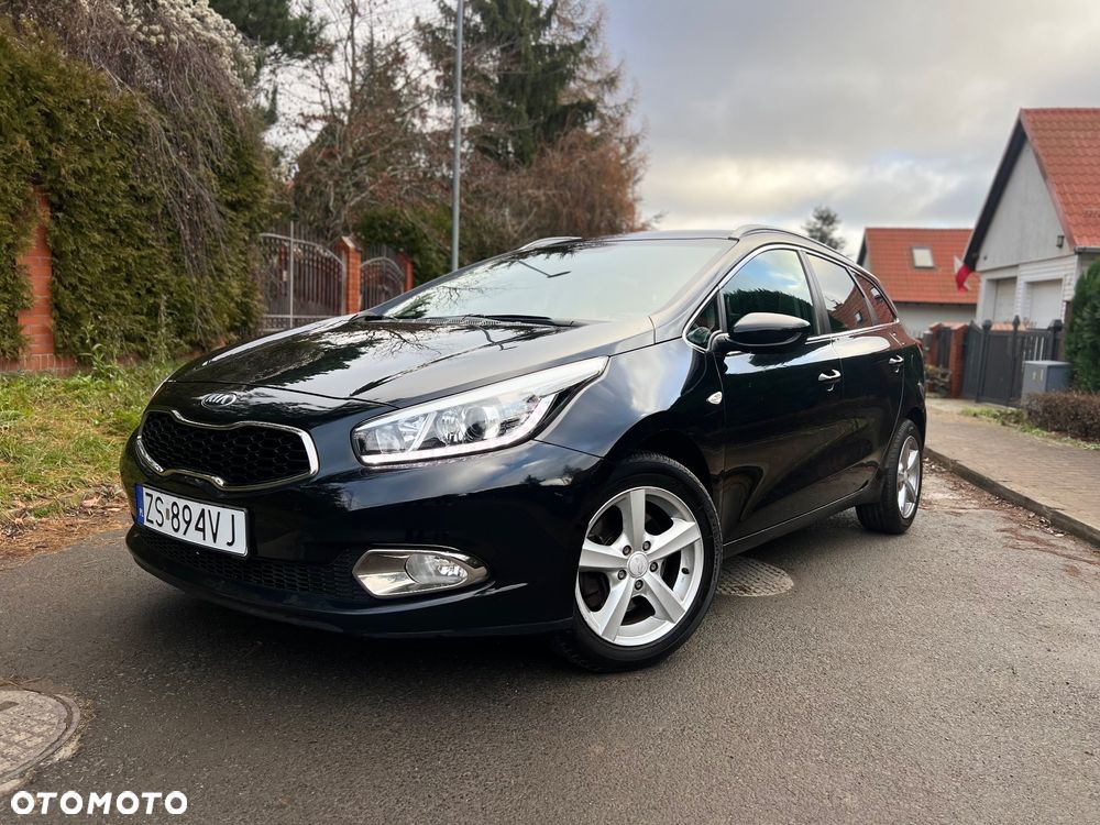Kia Ceed 1.4 CVVT Dream Team Edition - 1