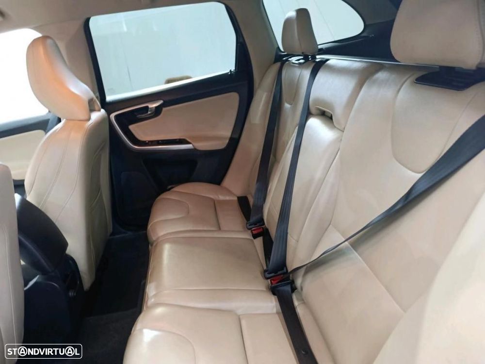 Volvo XC 60 2.0 D4 Dynamic Edition Geartronic - 5