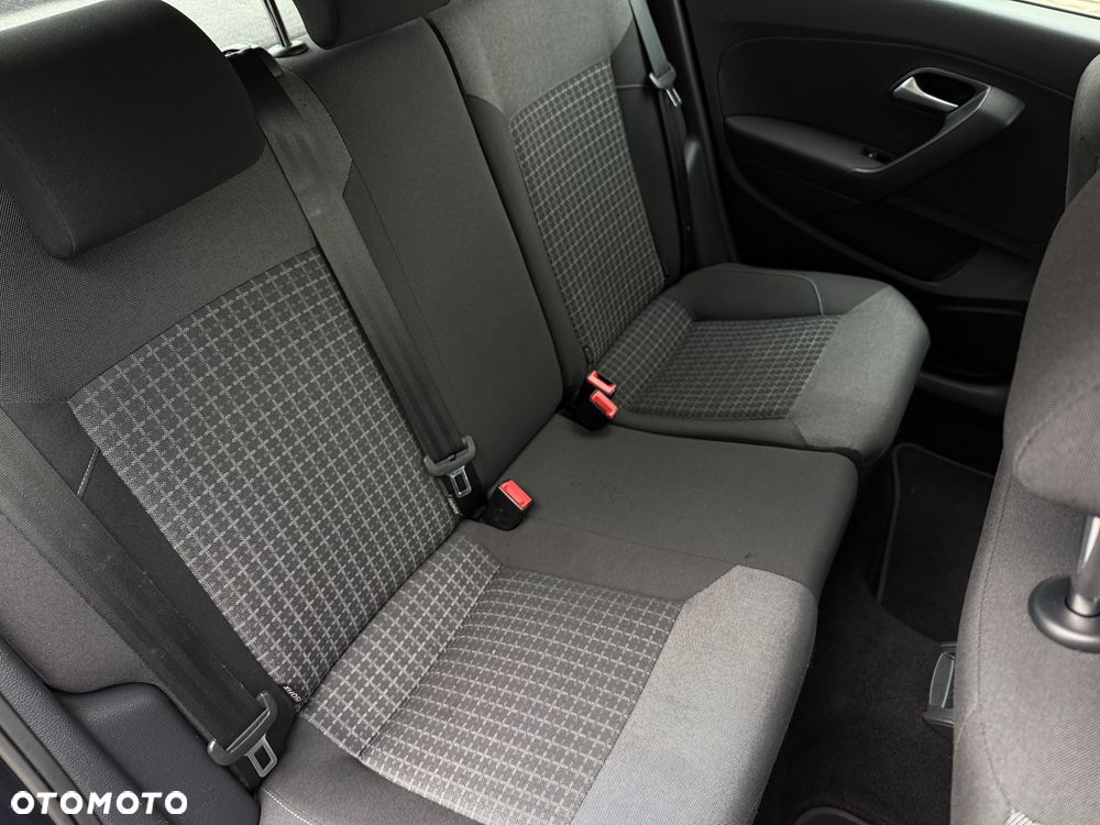 Volkswagen Polo 1.4 TDI (Blue Motion Technology) Comfortline - 35