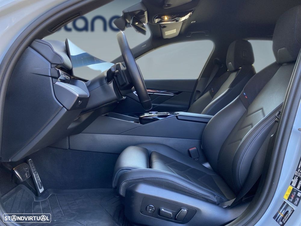 BMW 530 e Pack Desportivo M - 4