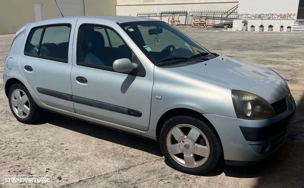 Renault Clio 1.2 16V Privilège - 1