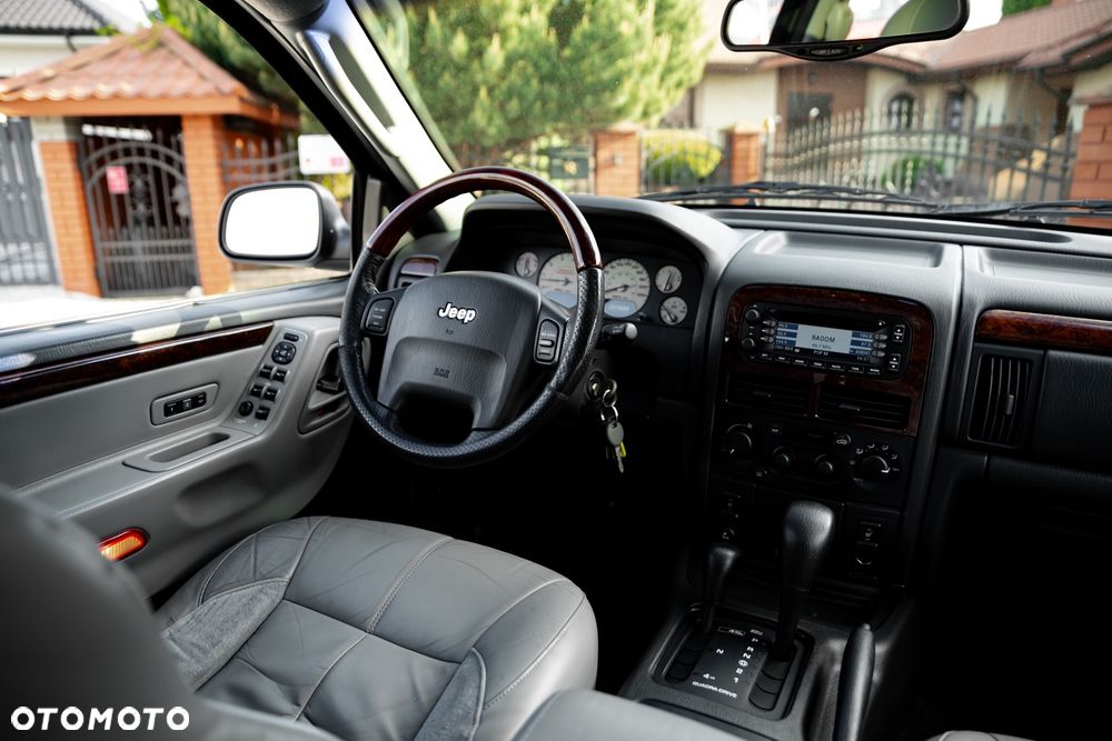 Jeep Grand Cherokee - 25