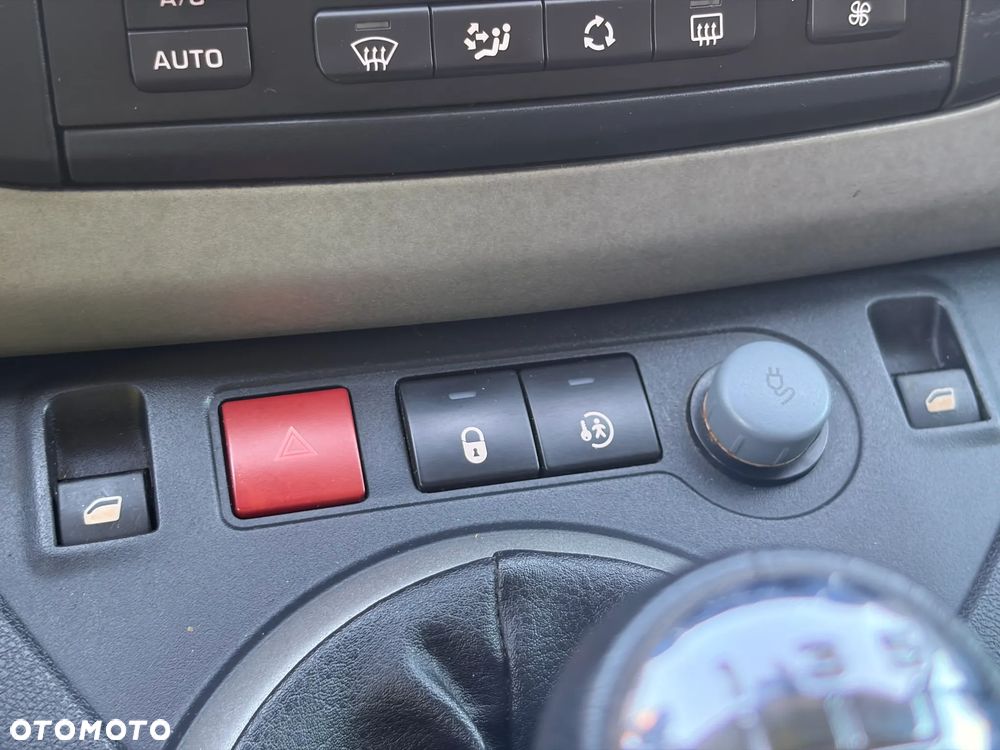 Citroën Berlingo 1.6i Pakiet Plus - 29