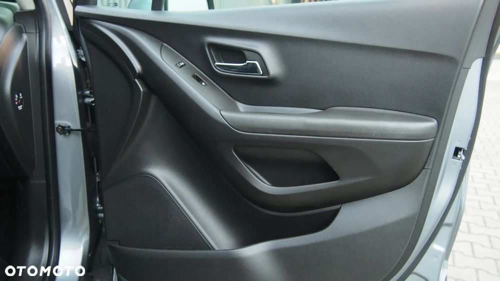 Chevrolet Trax 1.6 LS - 24