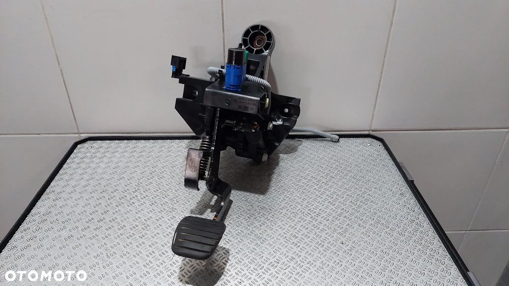 PEDAŁ SPRZĘGŁA RENAULT TRAFIC III R2018 NR 465033911R - 1