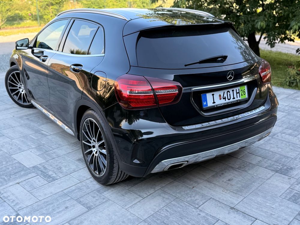 Mercedes-Benz GLA 180 7G-DCT AMG Line - 4