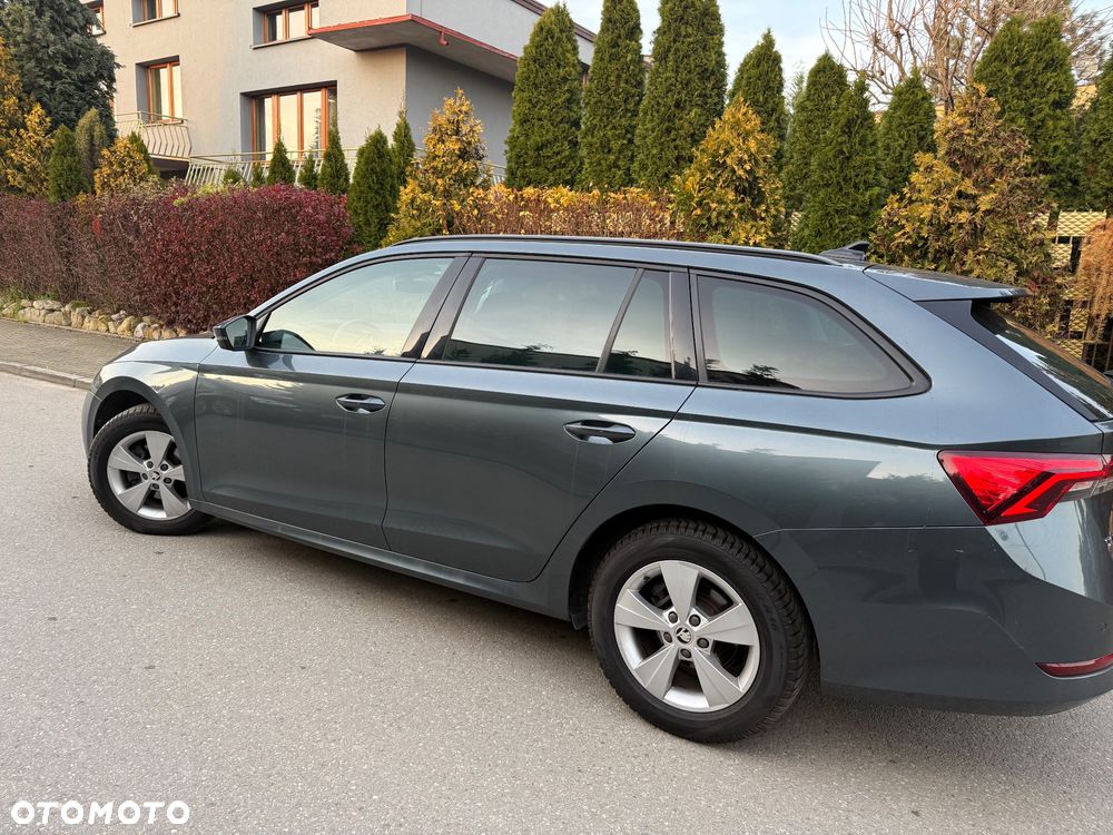 Skoda Octavia 2.0 TDI DSG Sportline - 5