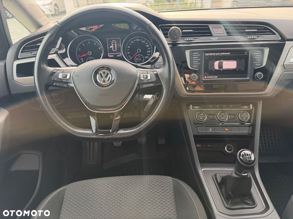 Volkswagen Touran - 21