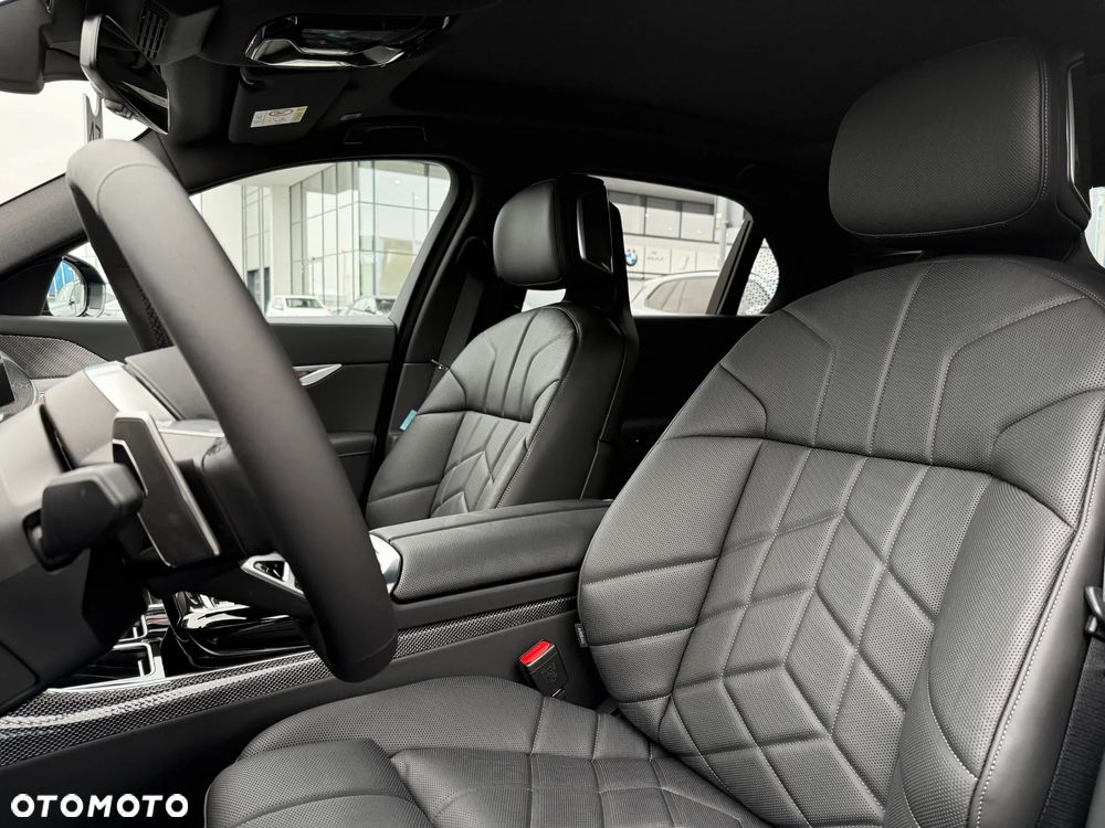 BMW Seria 7 - 15