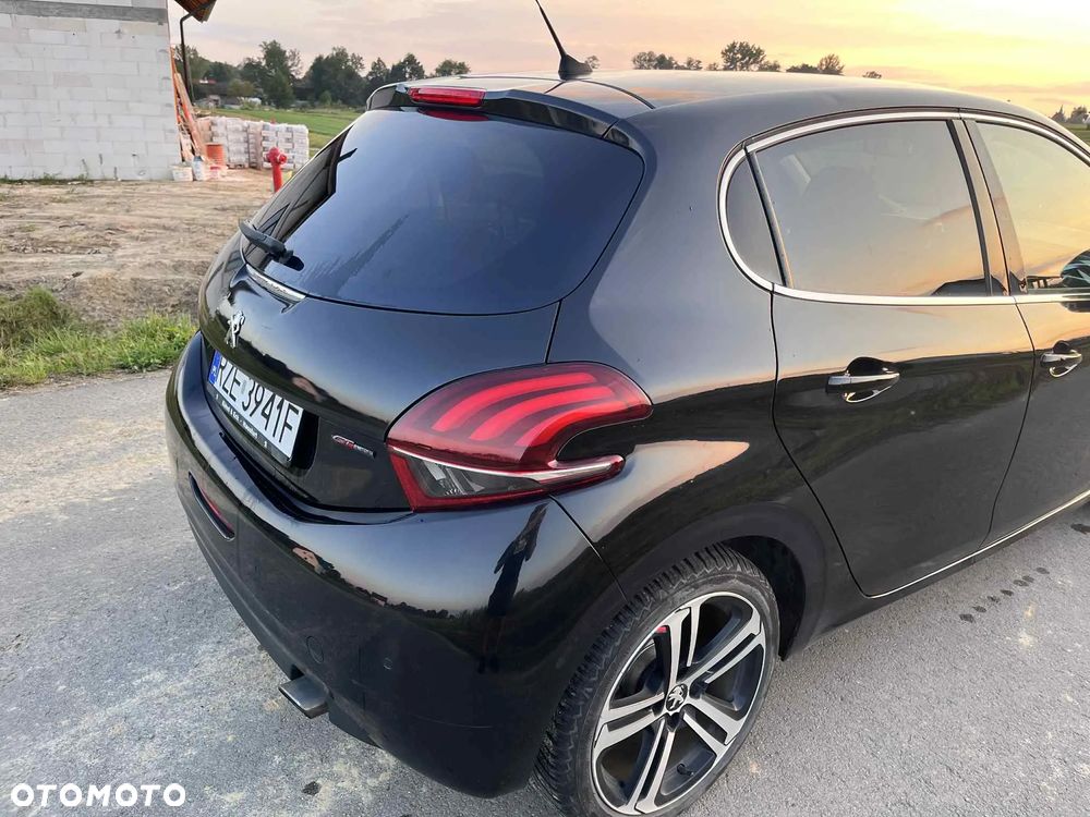 Peugeot 208 1.2 PureTech Allure S&S - 5