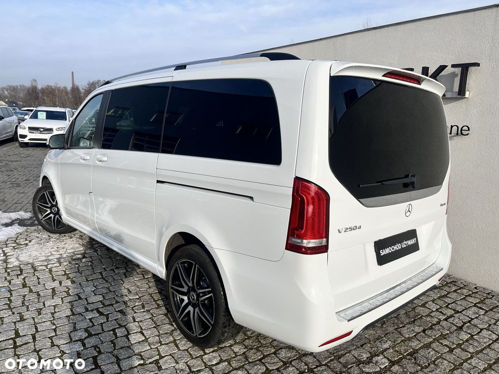 Mercedes-Benz Klasa V - 32