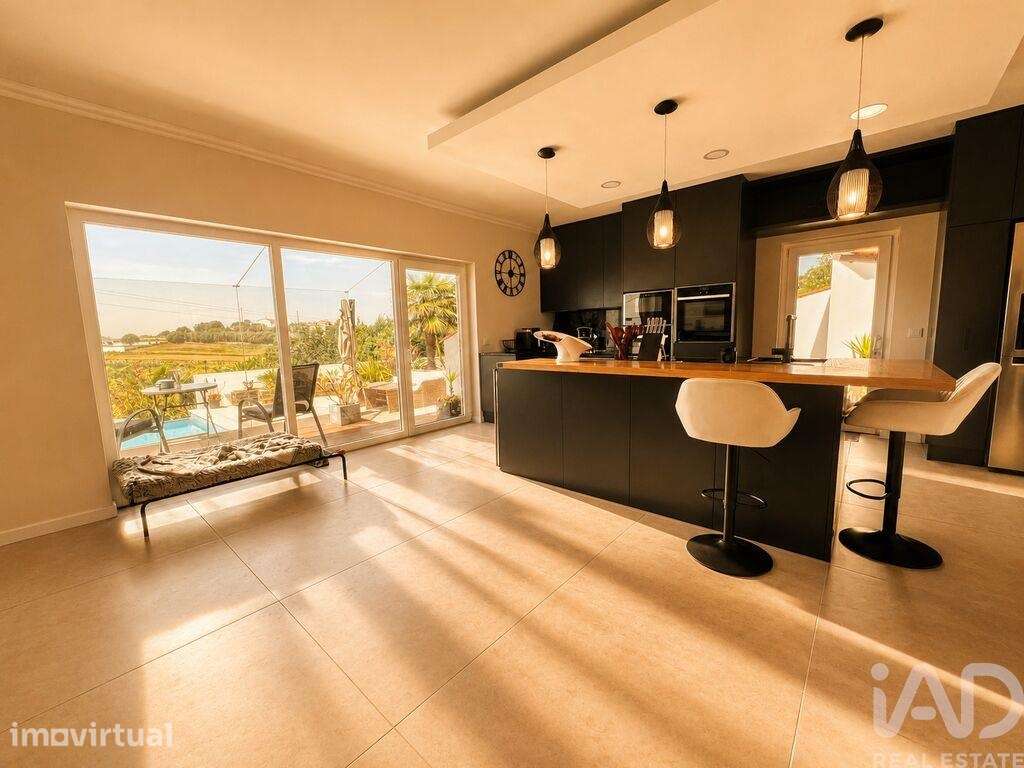 Casa / Villa T5 em Bárrio de 387,00 m2 - Grande imagem: 5/29