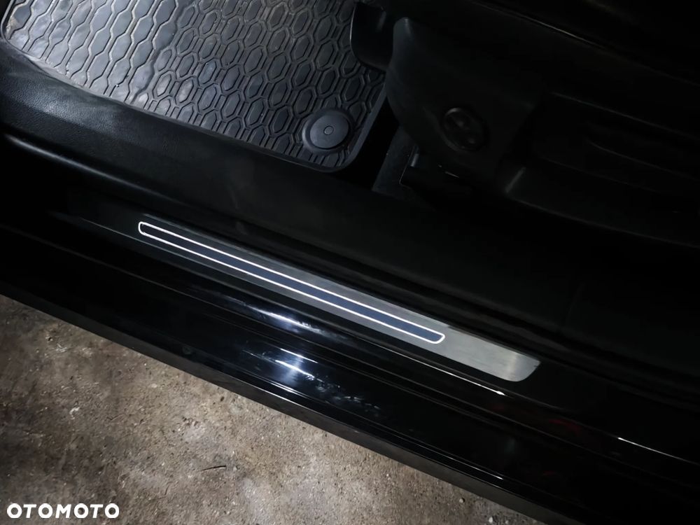 Audi A6 Avant 2.0 TDI Ultra S tronic - 24