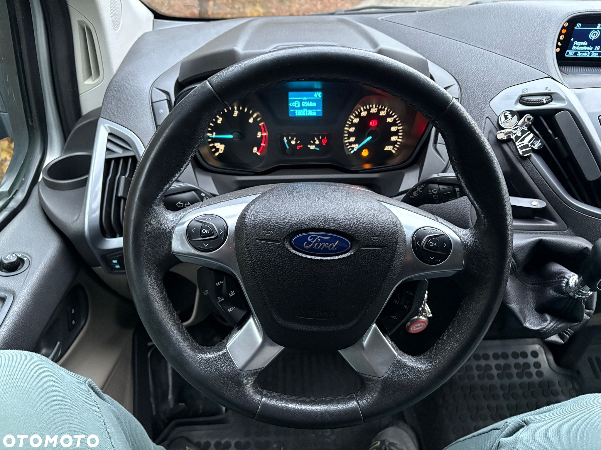 Ford Tourneo Custom - 15