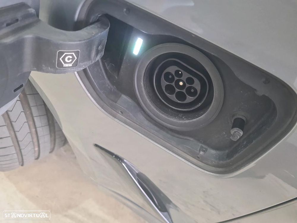 BMW 530 e Pack Desportivo M - 12