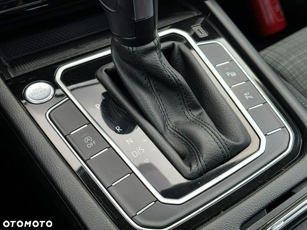 Volkswagen Passat - 14