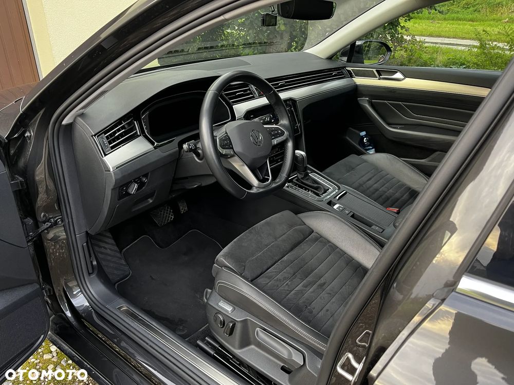 Volkswagen Passat 2.0 TDI EVO Elegance DSG - 11