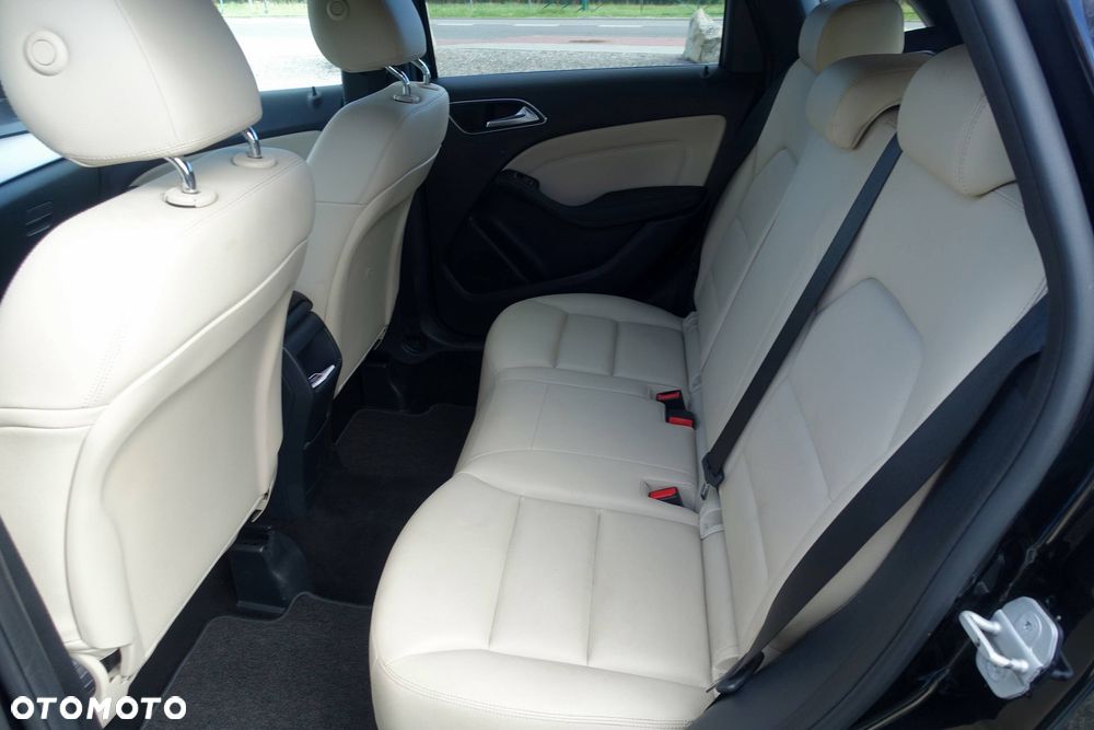 Mercedes-Benz Klasa B 180 7G-DCT Style - 13