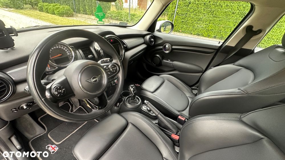 MINI Cooper Standard - 11