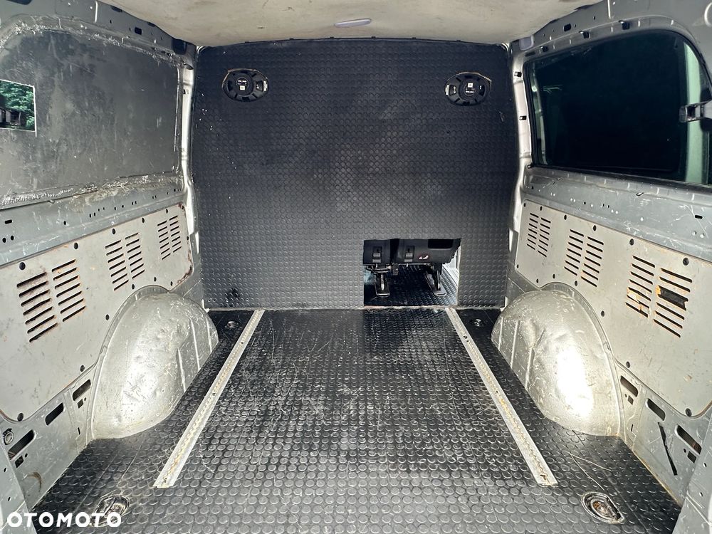 Mercedes-Benz Vito - 26