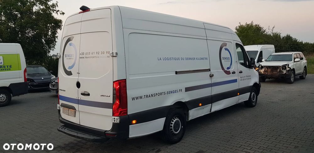 Mercedes-Benz Sprinter - 10