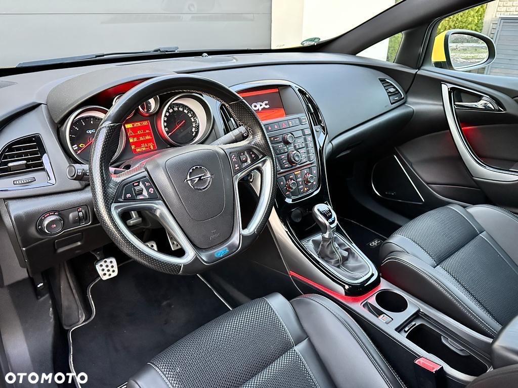 Opel Astra IV GTC OPC - 12