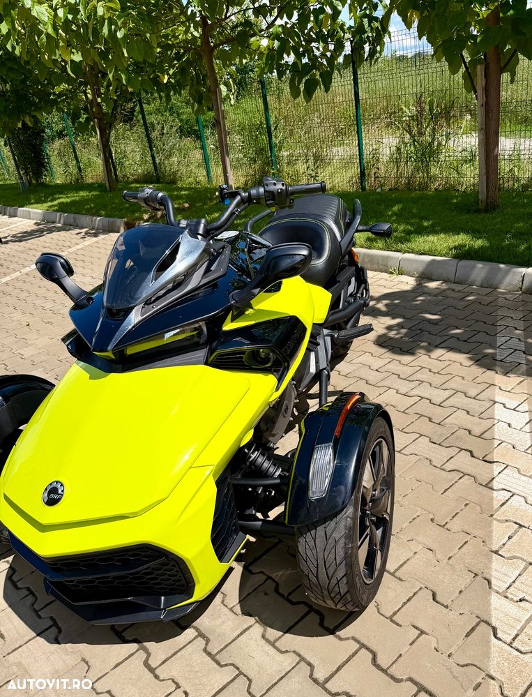 Can-Am Spyder - 3