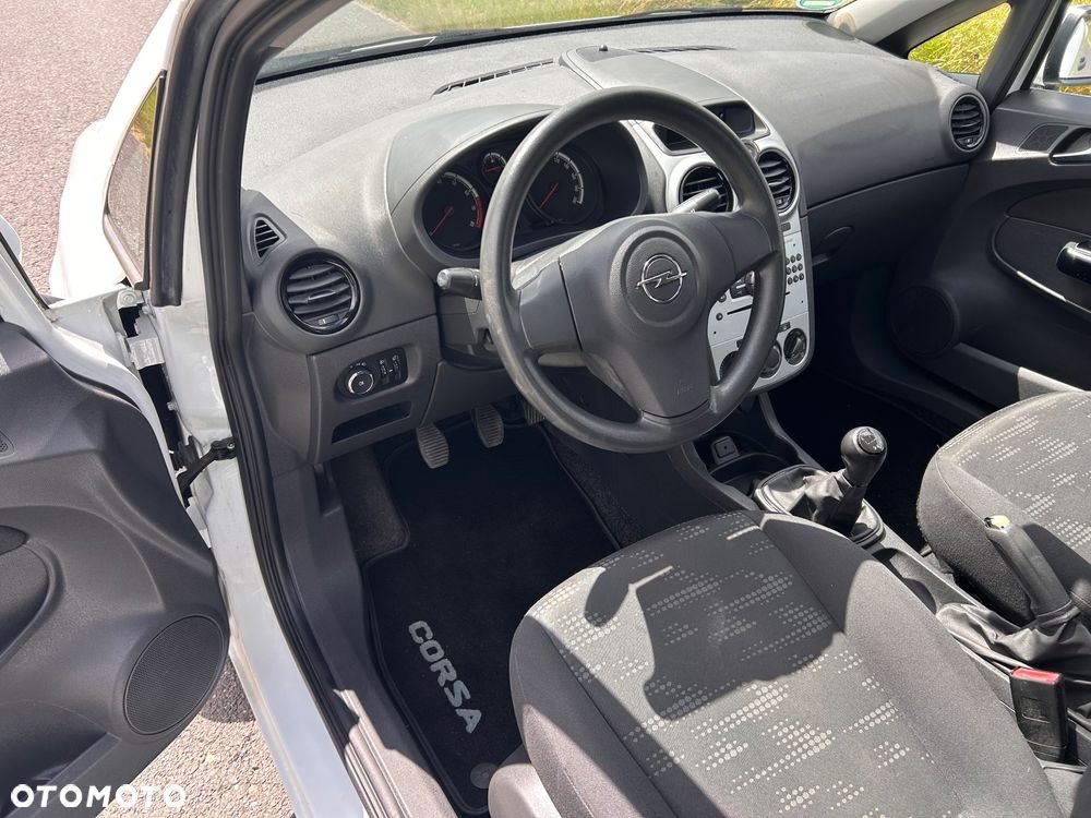 Opel Corsa 1.2 16V Cosmo - 15