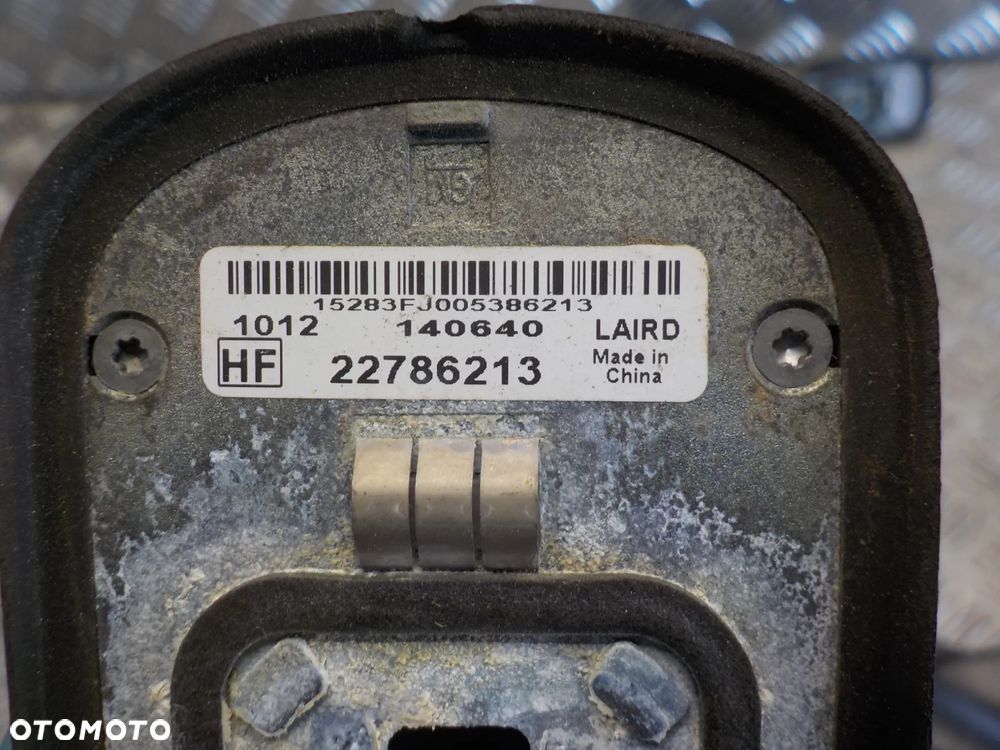 OPEL ASTRA J ZAFIRA C MERIVA B  ANTENA DACHOWA REKIN PŁETWA 22786213 - 2
