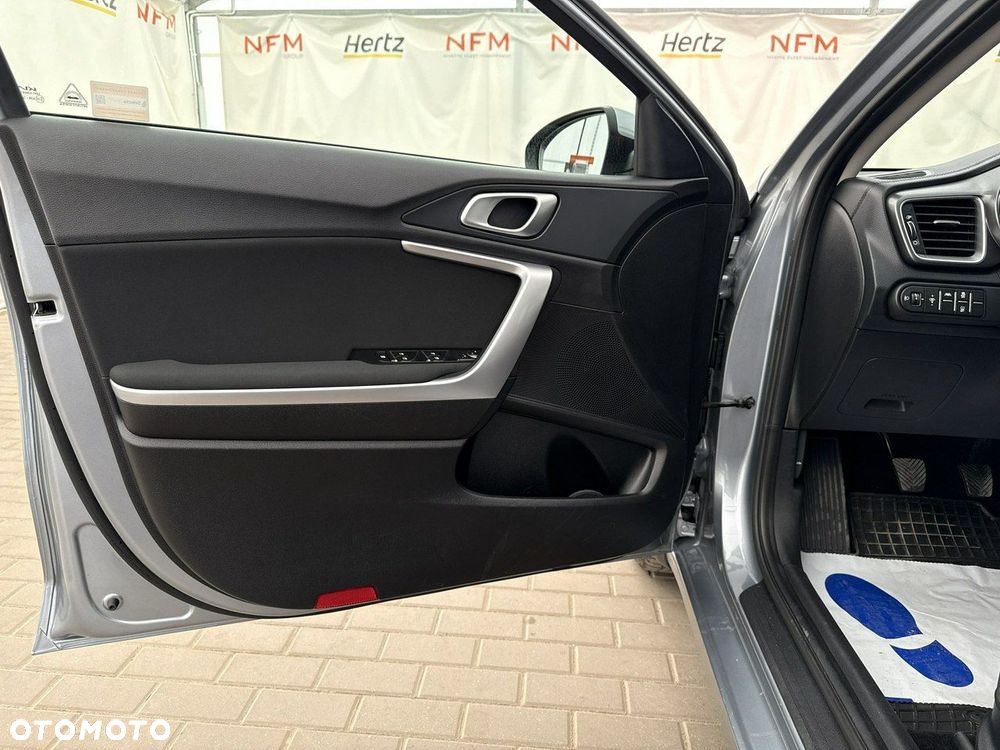 Kia Ceed - 11