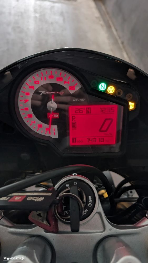 Aprilia Tuono V4R APRC - 7