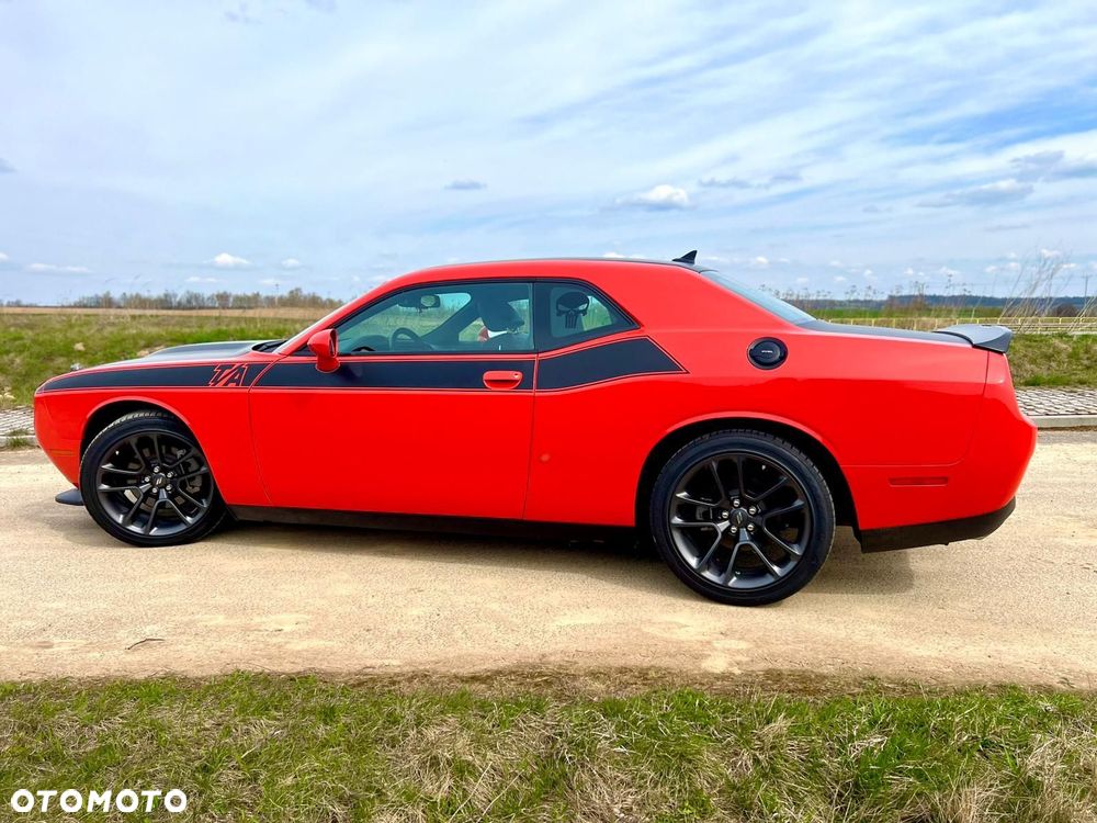Dodge Challenger - 4