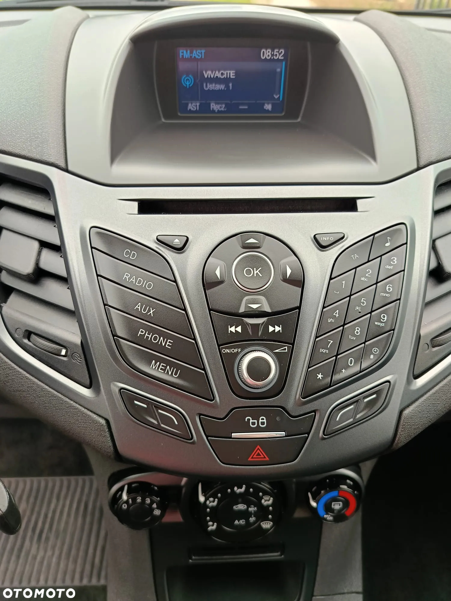Ford Fiesta 1.0 Celebration - 11